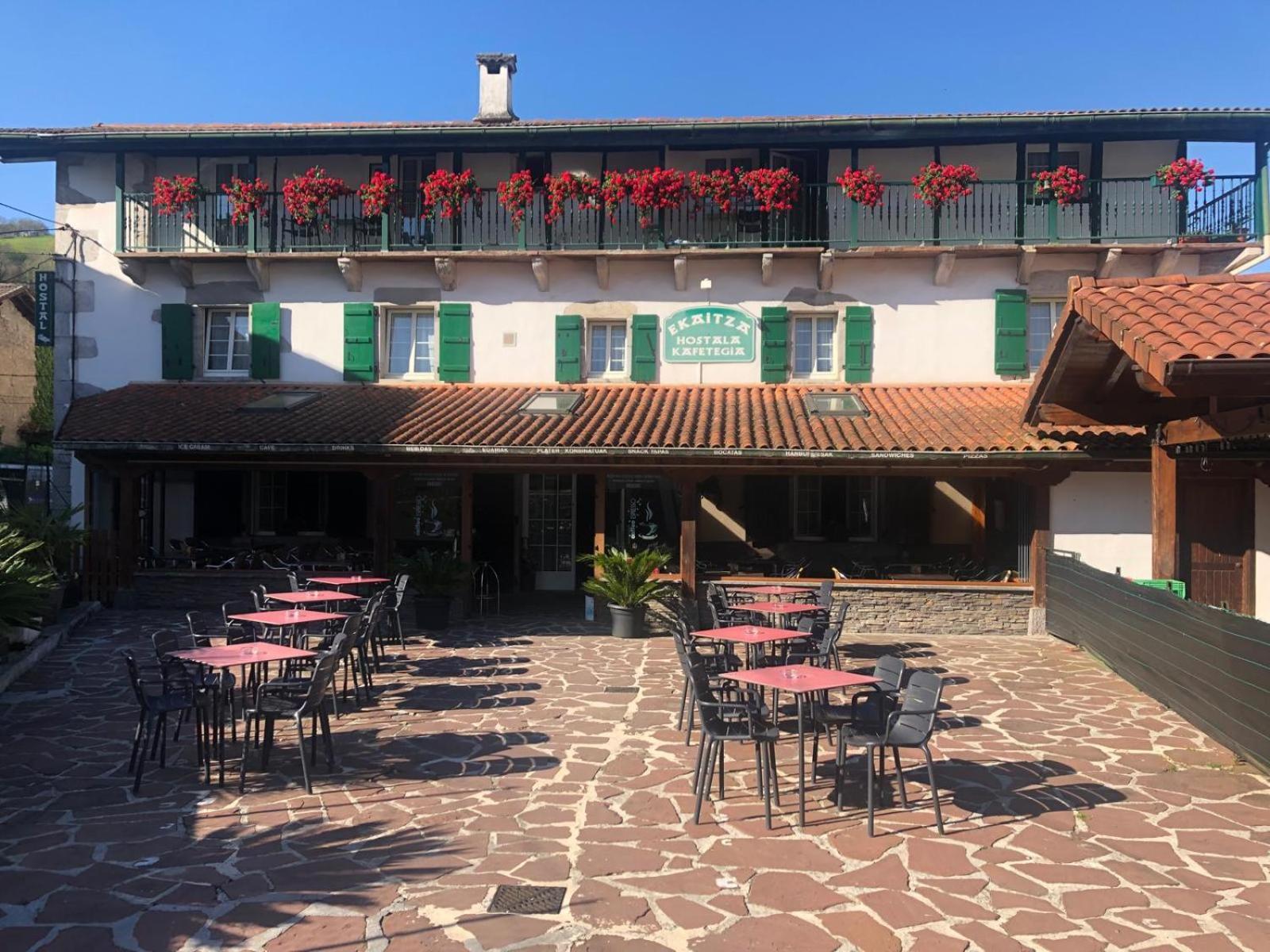 Hostal Ekaitza 호텔 레사카 외부 사진