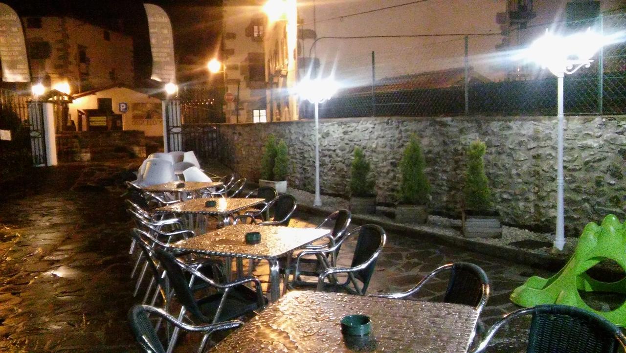 Hostal Ekaitza 호텔 레사카 외부 사진